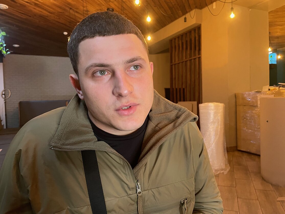 Šaukiniu Nindzė pėstininkų daliniui vadovaujantis Hryhorijus Nizovcevas neslėpė, kad ginant Kostiantynivką žūsta daug ir ukrainiečių karių 