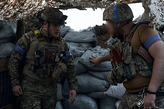 Tariasi su kolega dėl veiksmų plano 