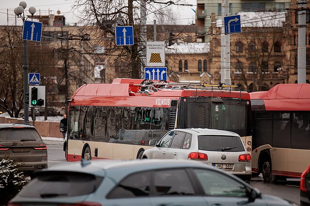 Kuriama bendro viešojo transporto bilieto sistema: sujungtų autobusus ir traukinius