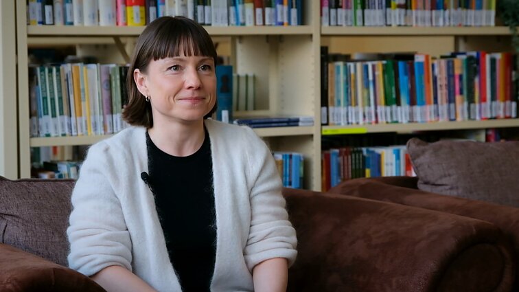 Neuromokslininkė atsakė, ar galima naudoti telefoną prieš miegą: priklauso, kaip naudosite