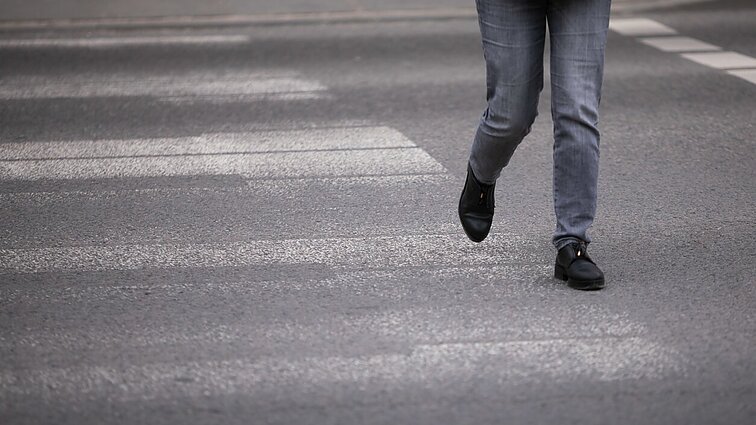 Klaipėdiečiai pyksta dėl iškiliųjų perėjų prie didžiausios gydymo įstaigos: trikdo eismą