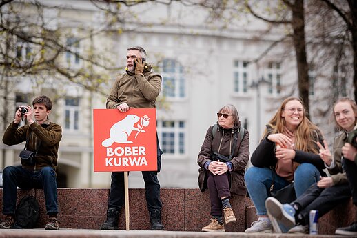 Protestas „Šalin rankas“ Katedros aikštėje.