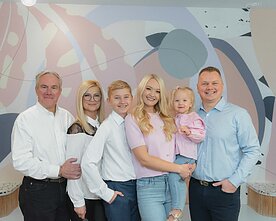 Viktoras, Gitana (Andriaus mama) ir Asta bei Andrius su vaikais