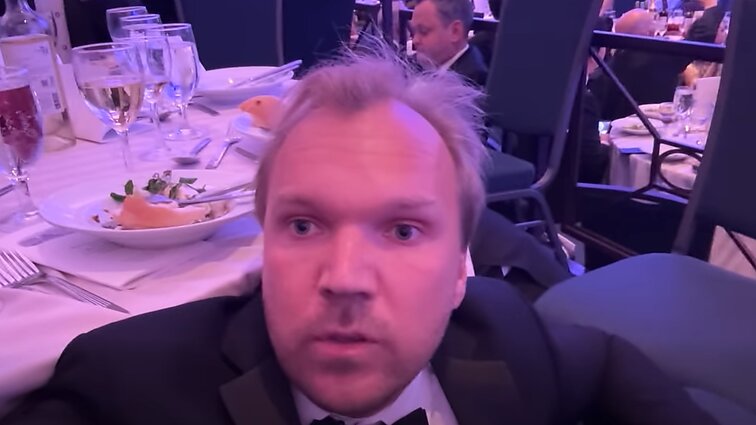 Šūvius Baltuosiuose rūmuose girdėjęs LRT žurnalistas: kritom slėptis po stalais