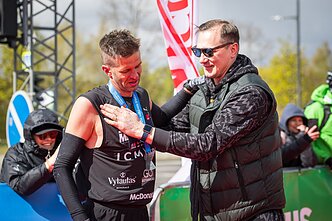 Orų išdaigos nesugadino bėgikų entuziazmo: Kauno maratone spindėjo žinomi sportininkai