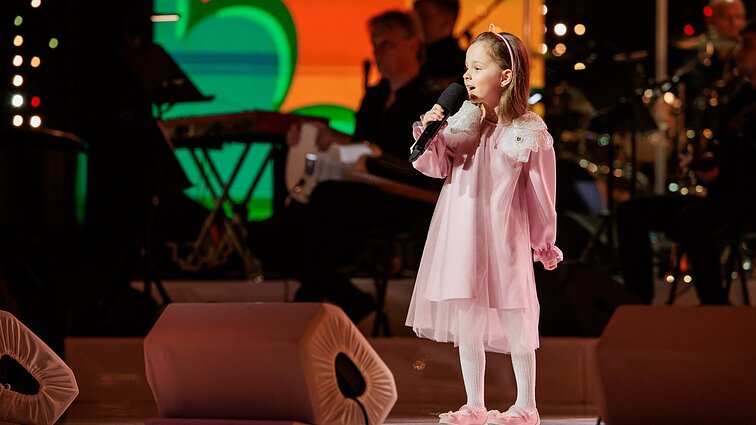 Dainų dainelė 2026. Emilija Rimkutė – „Mažieji rūpestėliai“