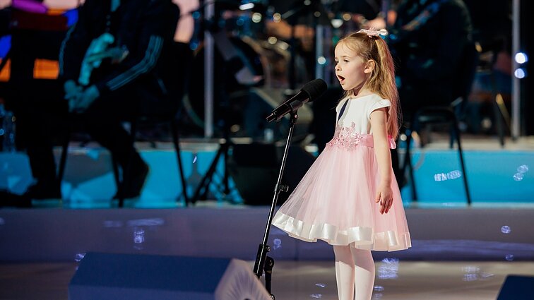 Dainų dainelė 2026. Emilija Rimkutė – „Mažieji rūpestėliai“