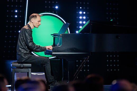 „Dainų dainelėje“ – ypatingos muzikinės staigmenos ir nelengva užduotis komisijai