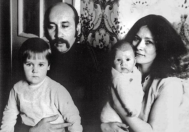 Vytautas Grigolis su žmona Nijole ir dukromis Goda bei Rūta, 1982. 