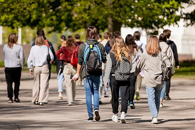 Kauno raj. – bandymas įvilioti mergaitę į automobilį: „Tai jau ne pirmas kartas“