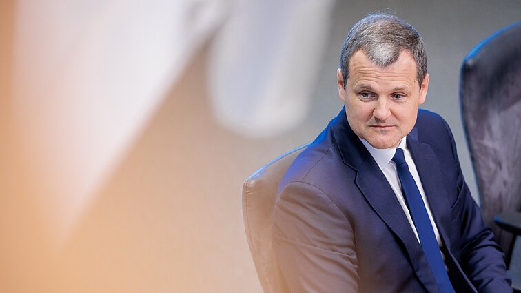 Politologas stebisi, kad Paluckas vis dar yra Seimo narys: partijai jis tapo visišku balastu