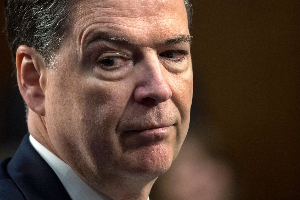 Jamesas Comey