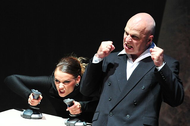 Monika Vaičiulytė, Vytautas Anužis – Generalinis. Gintaras Grajauskas, „Mergaitė, kurios bijojo Dievas“. Režisierius Jonas Vaitkus, KDT, 2010 Monika Vaičiulytė, Vytautas Anužis – Generalinis. Gintaras Grajauskas, „Mergaitė, kurios bijojo Dievas“. Režisierius Jonas Vaitkus, KDT, 2010