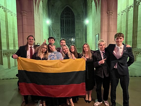 Anglijoje, vyko Pasaulinis vyresnių klasių moksleivių individualių debatų ir viešojo kalbėjimo čempionatas