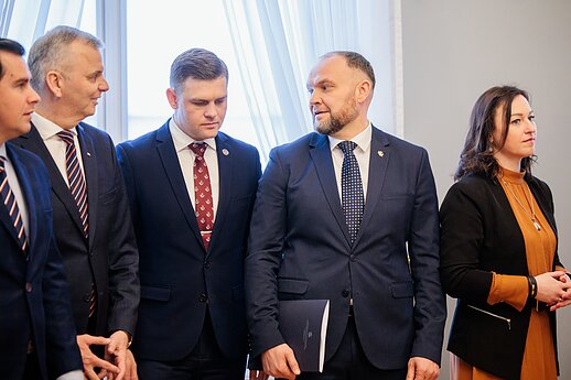 Kapčiamiesčio karinio poligono steigimo dokumentų pasirašymas