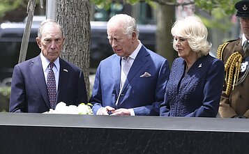 Karalius Karolis III ir karalienė Camilla aplankė Rugsėjo 11-osios memorialą
