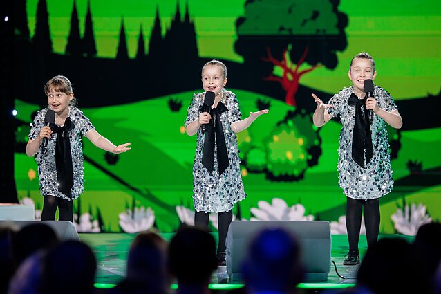 Dainų dainelė 2026. Liepa Daugirdaitė, Ema Sabaliauskaitė, Luknė Ratkevičiūtė – „Šarkelė baltašonė“