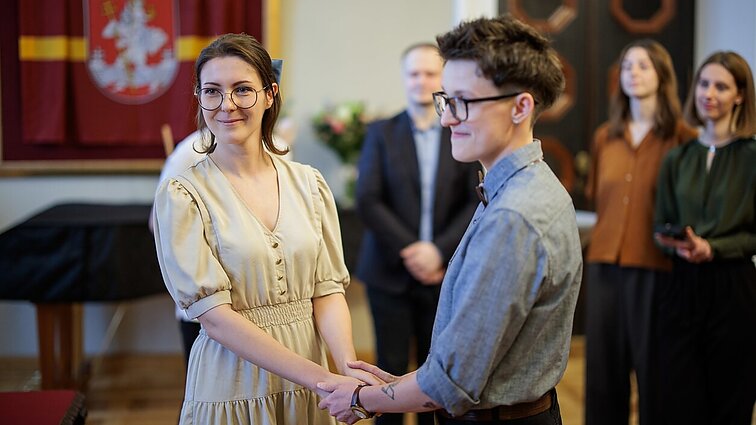 Žiedus su partnere sumainiusi Eglė: mūsų gyvenimais naudojamasi siekiant politinių taškų