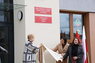 Suvalkuose įsikūrusi lietuvių pagrindinė mokykla nuo šiol vadinsis Suvalkų lietuvių „Vienybės“ mokykla