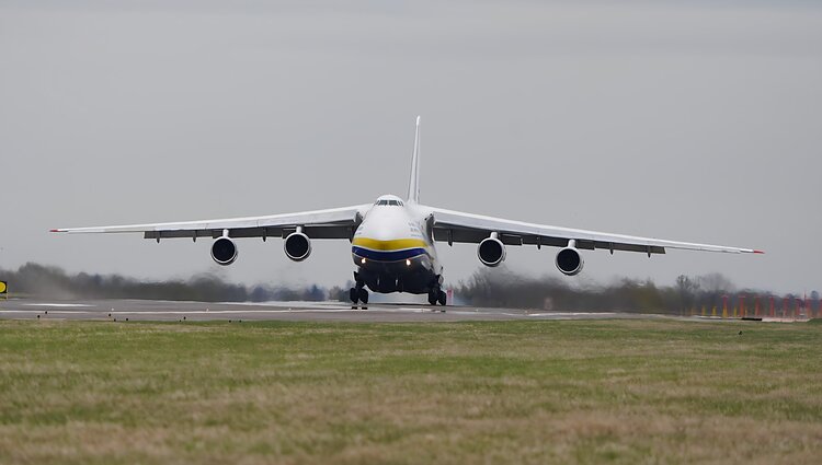  Antonov An-124.