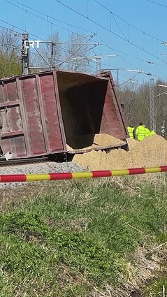 Kėdainių r. nuo bėgių nuriedėjo skaldą gabenę vagonai