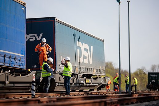 Kauno rajone nuo bėgių nuriedėjo lokomotyvas ir 4 krovininiai vagonai
