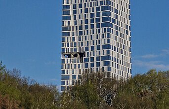 Москву атакуют дроны - БПЛА попал в здание на западе города