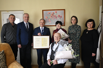 Sveikinimai deimantines vestuves atšventusiai tiltagališkių šeimai