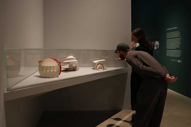 Paroda „Buveinės pojūčiams“ galerijoje „Tate St Ives“. „Spektro užuomina“ (1975–2014)
