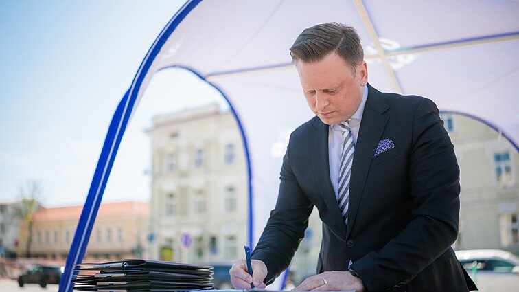 Benkunskas renka parašus: siekia, kad šalyje gyvenantys užsieniečiai mokėtų lietuviškai