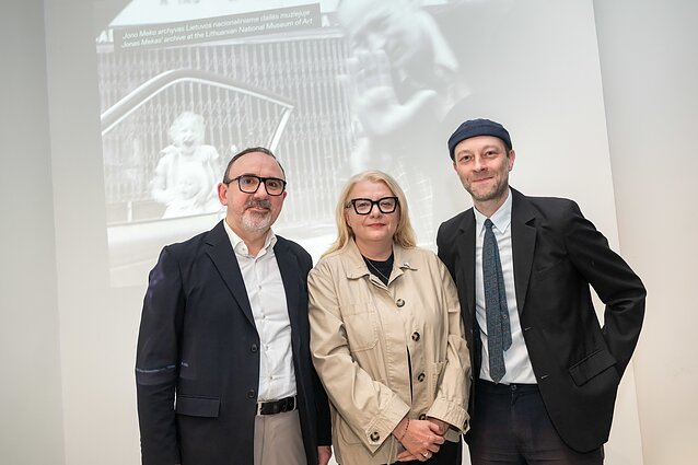 LNDM generalinis direktorius dr. Arūnas Gelūnas, buvusi Lietuvos kultūros atašė JAV Gražina Michenvičiūtė, Jono Meko sūnus Sebastianas Mekas