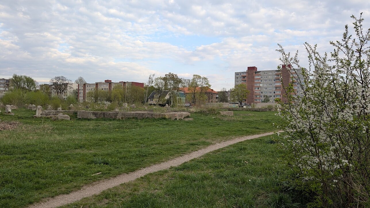Nepastatyto sandėlio pamatai Strėvos g. Klaipėdoje Nepastatyto sandėlio pamatai Strėvos g. Klaipėdoje