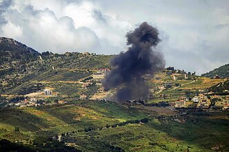 Izraelio kariuomenė skelbia Libane atakuojanti „Hezbollah“ taikinius