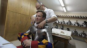 Zbroje metalowe zakładane są na największe uroczystości