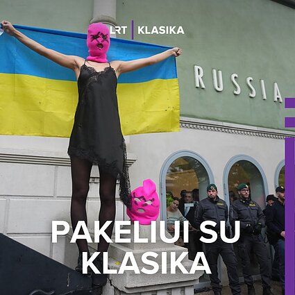 „Pussy riot“ protestas Venecijos bienalėje