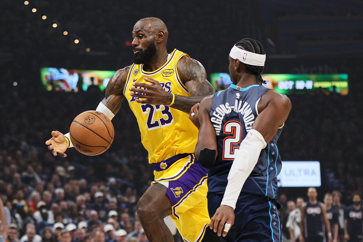 LeBronas Jamesas ir Shai`us Gilgeousas-Alexanderis