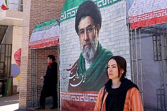 Irano ajatolos Mojtaba Khamenei portretas, Iranas