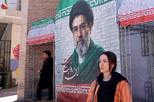 Irano ajatolos Mojtaba Khamenei portretas, Iranas