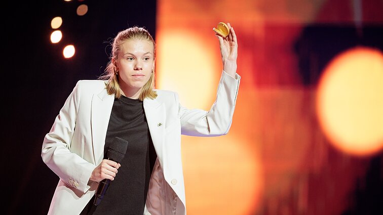Dainų dainelė 2026. Simona Bieliauskaitė – „Nuobodžiaujantis berniukas“