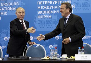 Vladimiras Putinas ir Gerhardas Schroederis