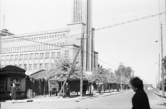 Radijo gamykla (Prisikėlimo bažnyčia) Žemaičių gatvėje. Kaunas, 1960 m. Kauno miesto muziejaus fondai Radijo gamykla (Prisikėlimo bažnyčia) Žemaičių gatvėje. Kaunas, 1960 m. Kauno miesto muziejaus fondai