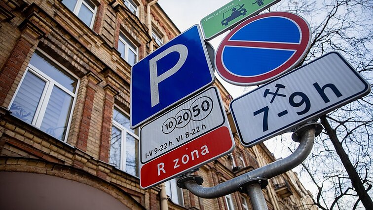 Moki rinkliavą ir vis tiek gauni baudą: vilniečiai nesupranta, už ką yra baudžiami