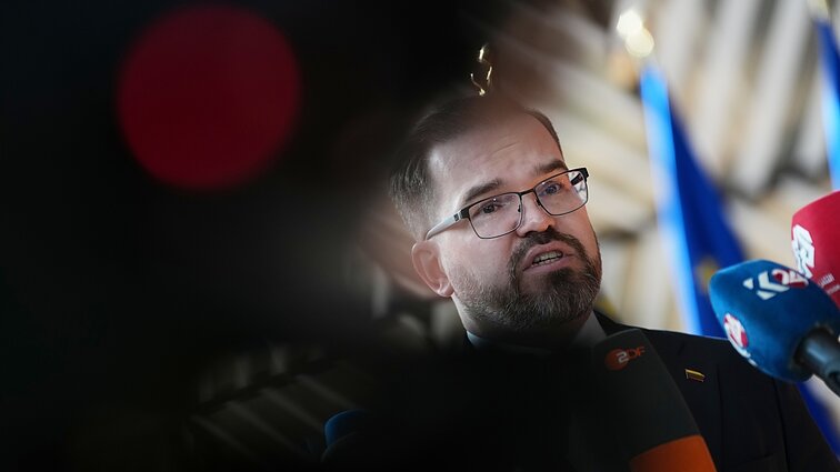 Dalis paskolos pasiektų jau birželį: ES gynybos ministrai tariasi dėl pagalbos Ukrainai