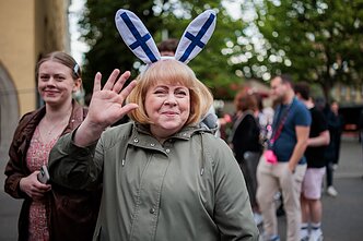 Eurovizinės arenos prieigose – išsipuošę gerbėjai Eurovizinės arenos prieigose – išsipuošę gerbėjai