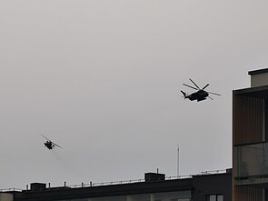 Kariniai sraigtasparniai virš Vilniaus