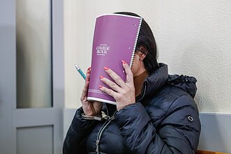 Justina Gaigalaitė atvežta į Panevėžio apygardos teismą