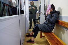 Justina Gaigalaitė atvežta į Panevėžio apygardos teismą