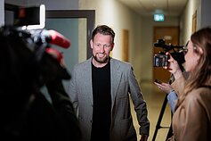 Seime FNTT atlieka kratas Remigijaus Žemaitaičio ir Daivos Petkevičienės kabinetuose. Robertas Puchovičius Seime FNTT atlieka kratas Remigijaus Žemaitaičio ir Daivos Petkevičienės kabinetuose. Robertas Puchovičius