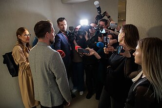 Seime FNTT atlieka kratas Remigijaus Žemaitaičio ir Daivos Petkevičienės kabinetuose. Robertas Puchovičius