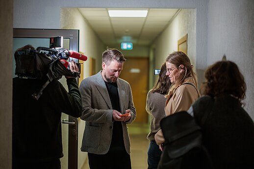 FNTT kratos: pareigūnai – „aušriečių“ kabinetuose, būstinėje ir Žemaitaičio namuose
